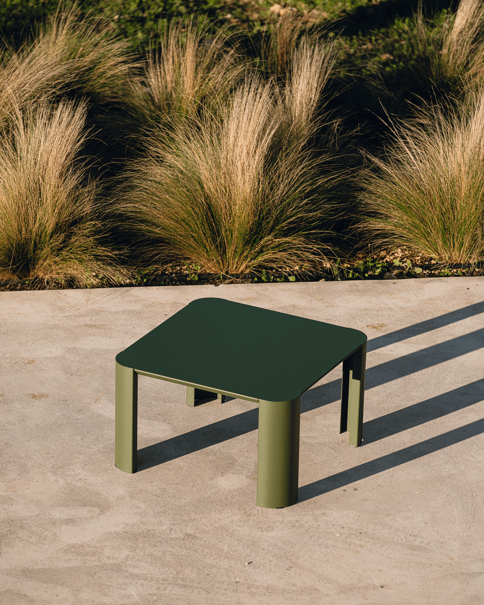 Fli Outdoor Coffee Table - nooma
