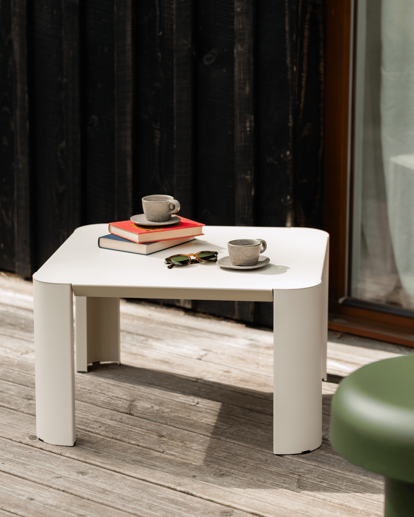 Fli Outdoor Coffee Table - nooma
