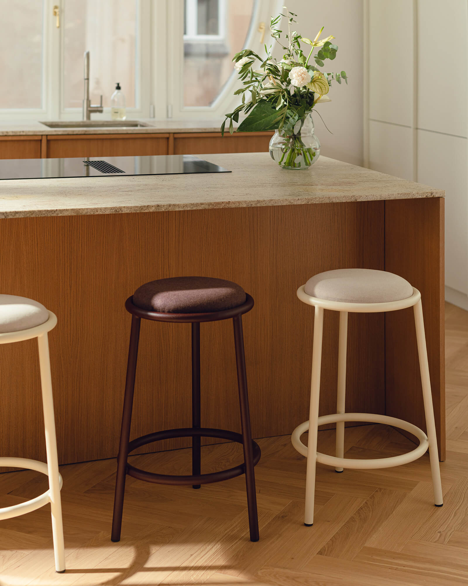Hogo Bar Stool - nooma