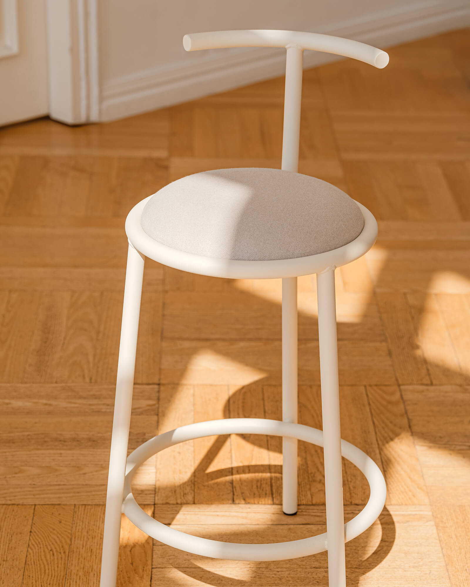 Hogo Bar Stool - nooma