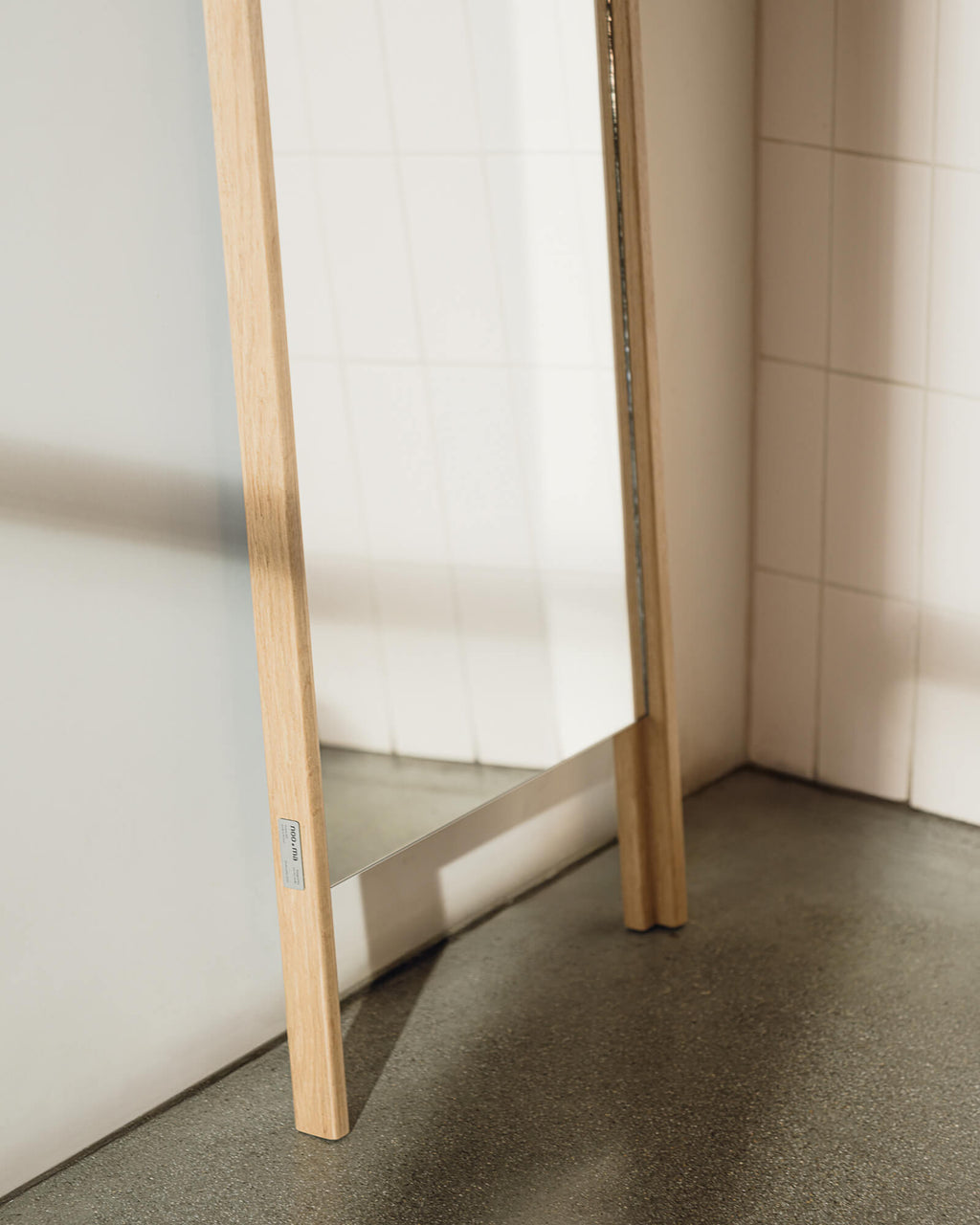 Lun Leaning Mirror - nooma