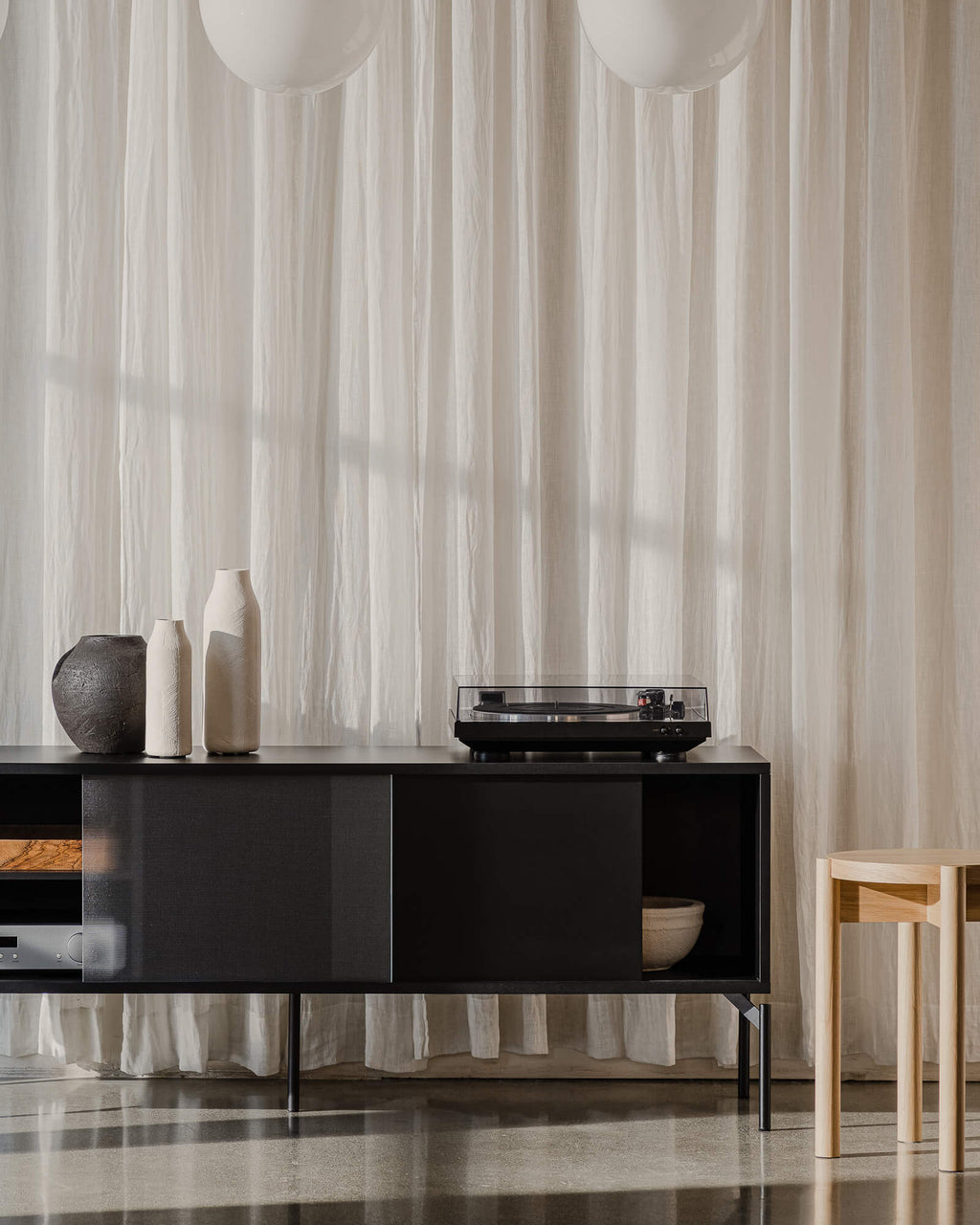 Met TV Stand - nooma