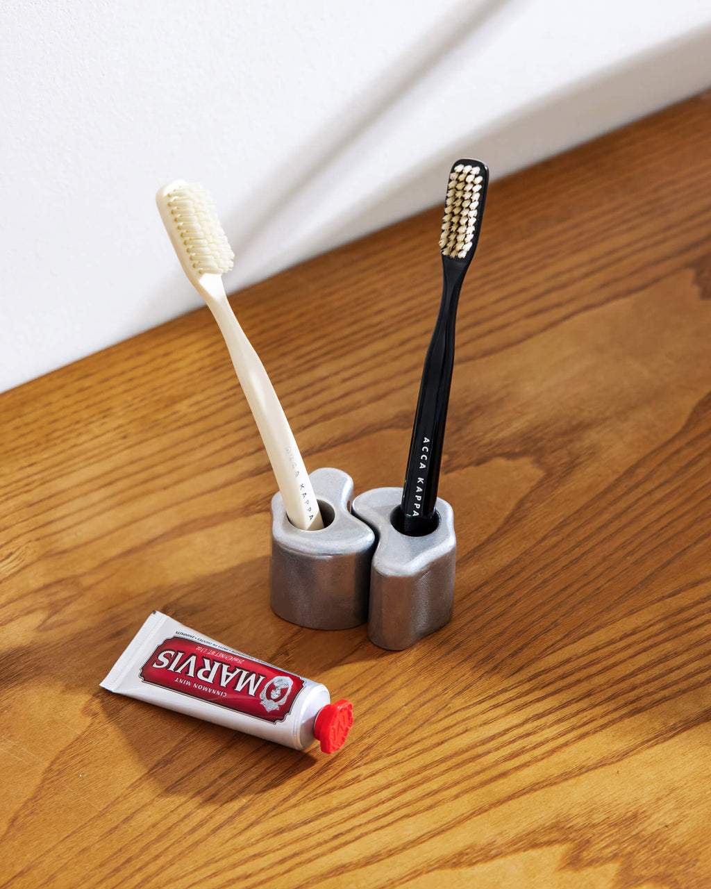 Mis Toothbrush Holder - nooma