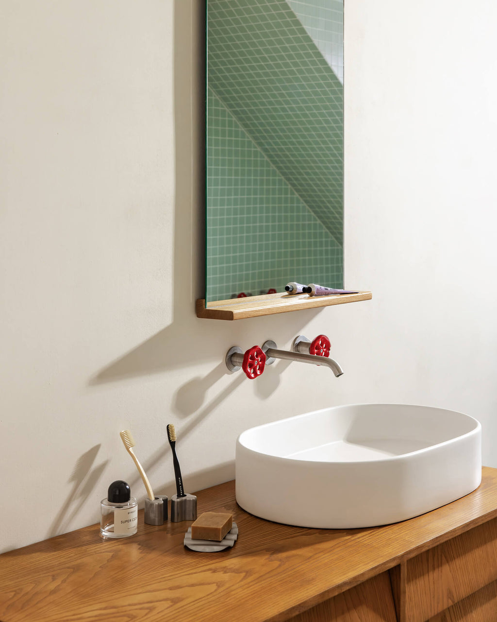 Mis Toothbrush Holder - nooma