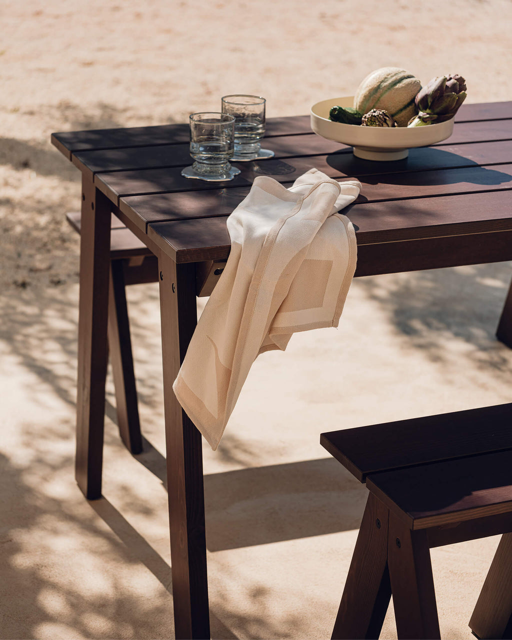 Navo Table - nooma