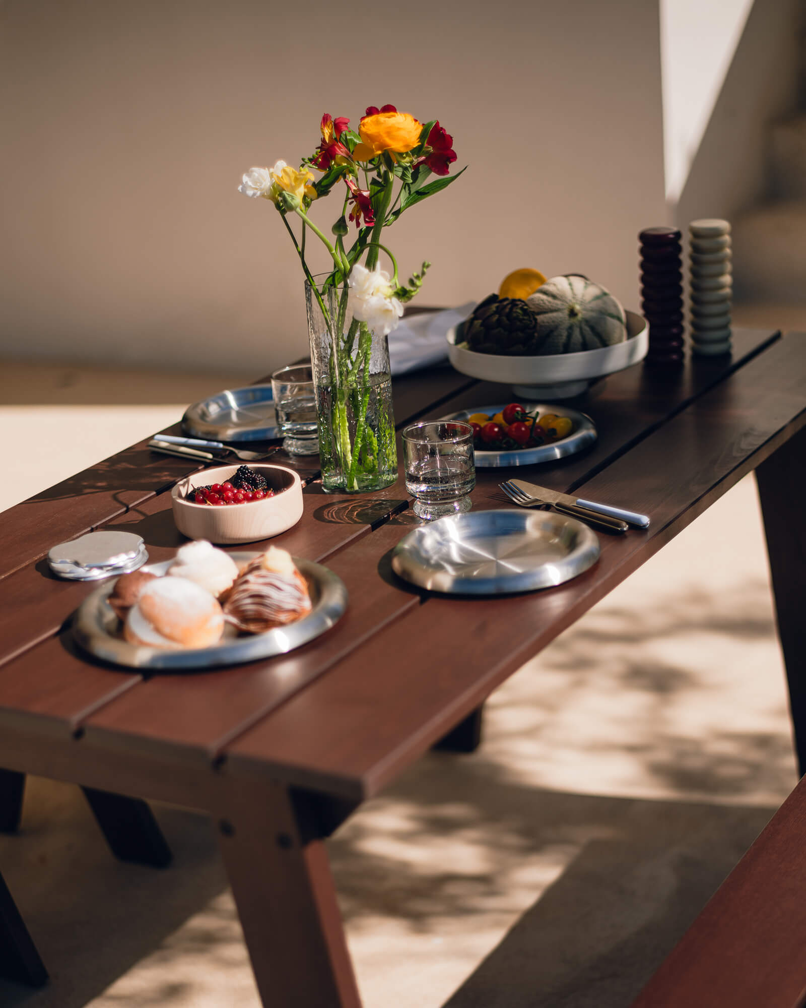 Navo Table - nooma